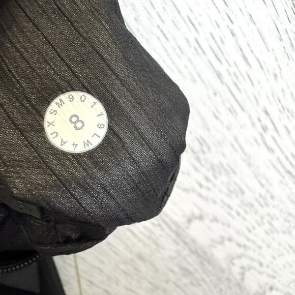 Lululemon On The Horizon Jacket Size 8 Black Rain Windbreaker Hooded Lightweight - Picture 9 of 9